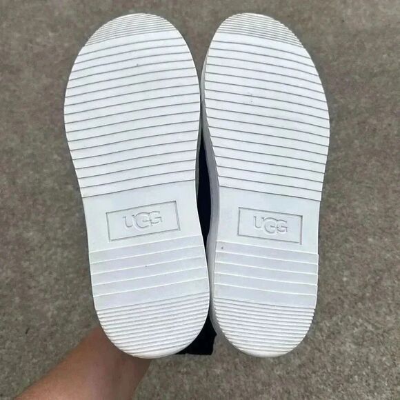 Ugg Alameda Chelsea Black Sneaker Boot Women’s Size 6 - Picture 9 of 11